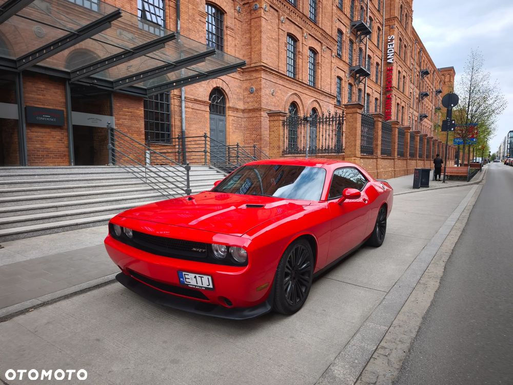 Dodge Challenger - 11