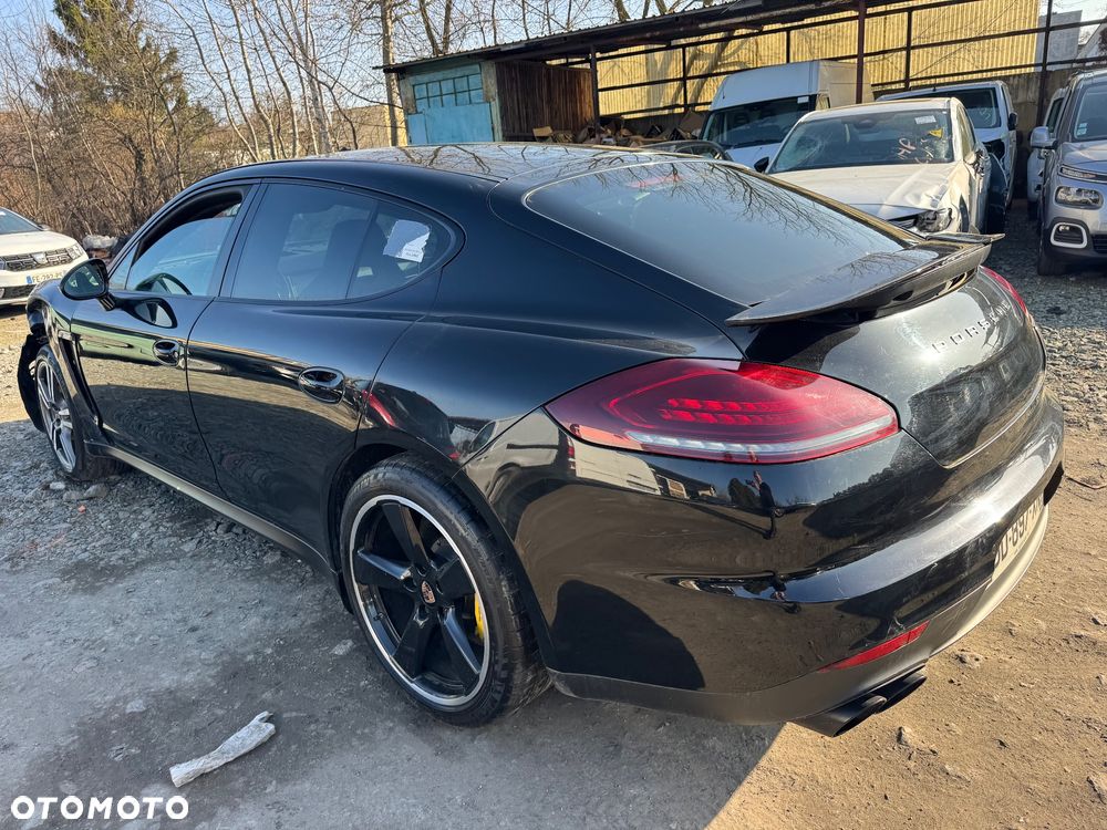 Porsche Panamera GTS - 4