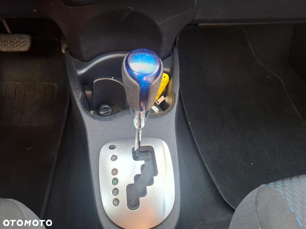 Toyota Yaris 1.5 VVT-i Comfort - 18