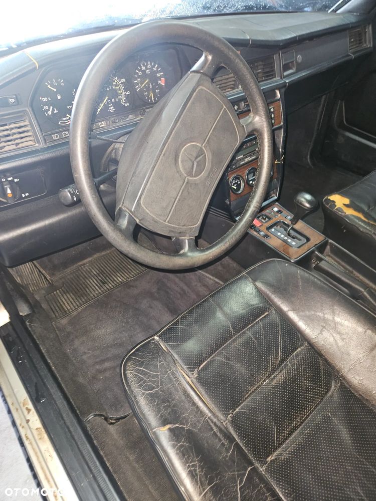 Mercedes-Benz W201 (190) - 13