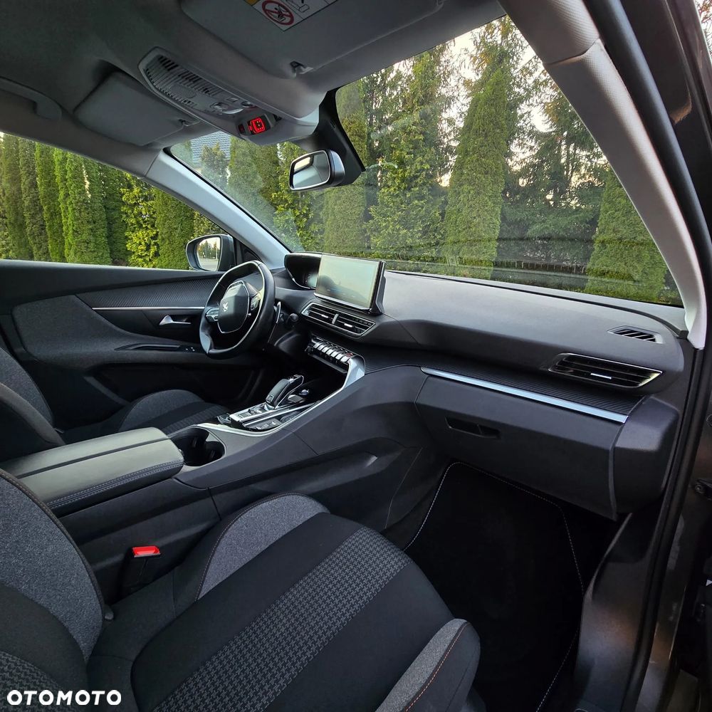 Peugeot 5008 PureTech 130 EAT8 Stop & Start Roadtrip - 27