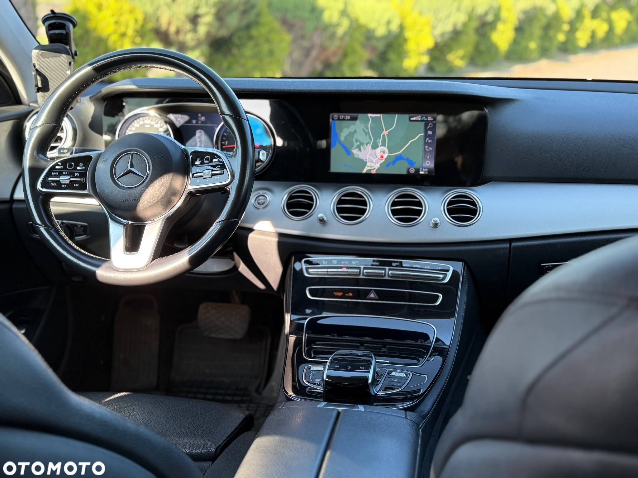 Mercedes-Benz Klasa E 200 d 9G-TRONIC - 28