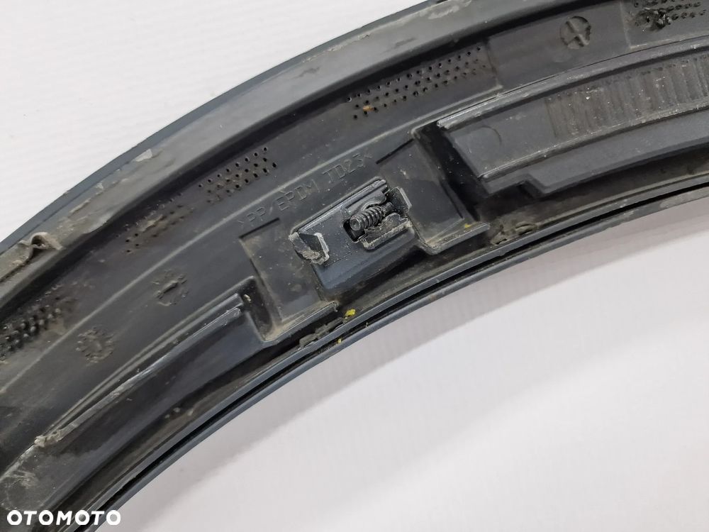 PORSCHE CAYENNE 3 III 9Y0 18- LEWA TYLNA TYLNIA TYŁ LISTWA NA BŁOTNIK , NR 9Y0854731D , NR AUKCJI NLB106 - 7