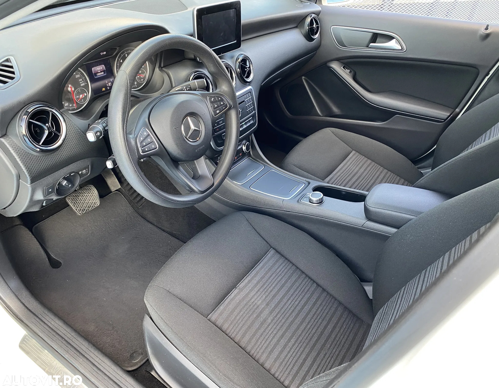 Mercedes-Benz A - 11