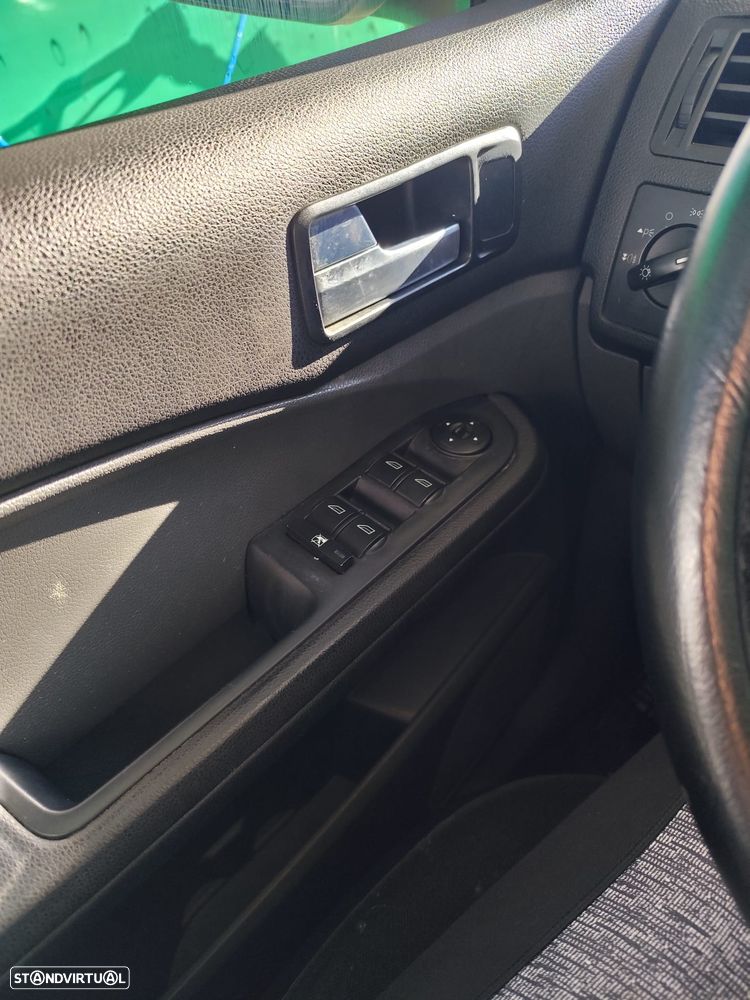 Ford Focus C-Max 2004 photo 5