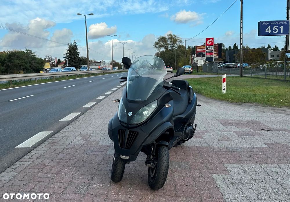 Piaggio MP-3 - 4