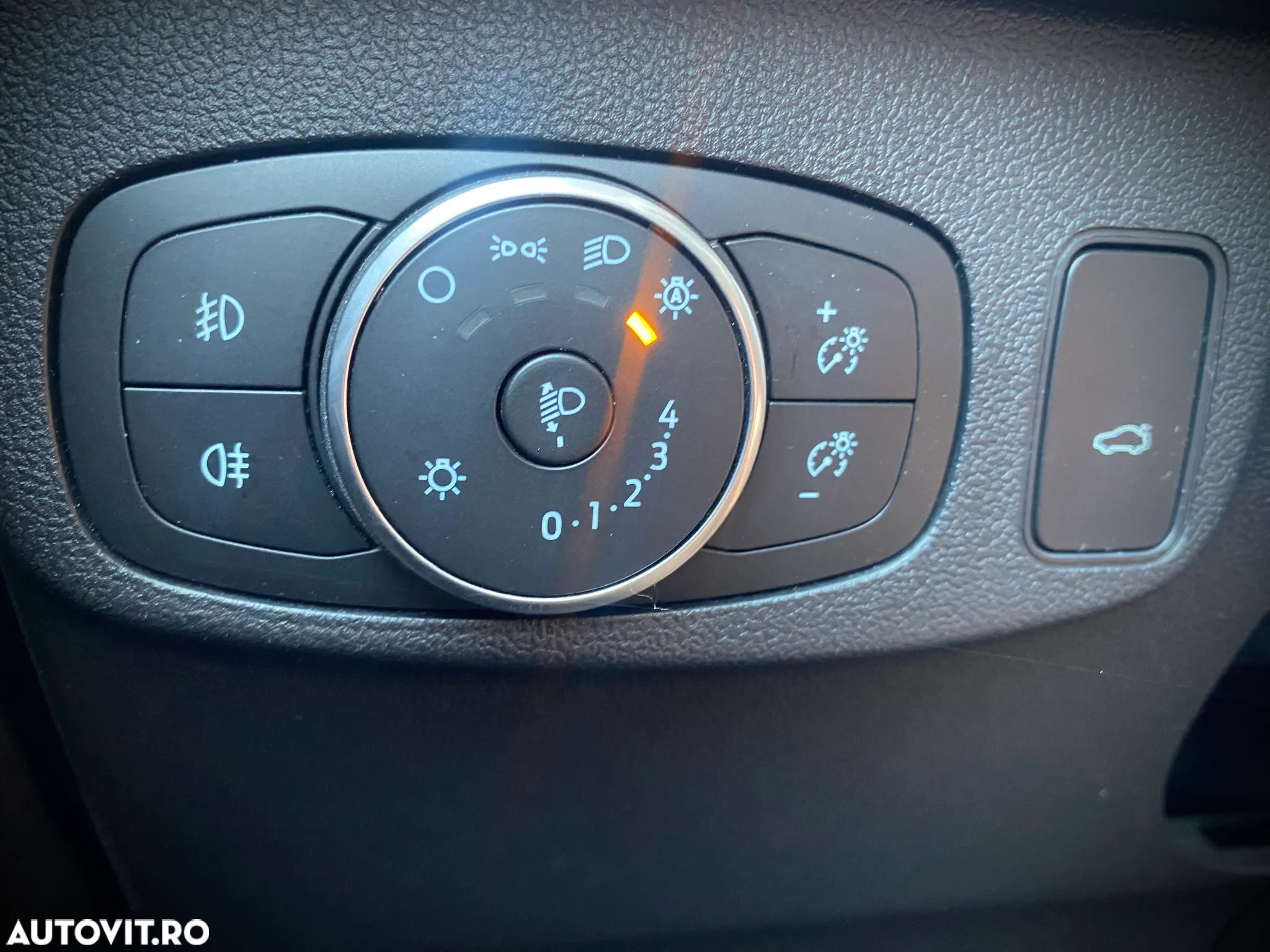 Ford Focus 1.5 EcoBlue Connected - 13