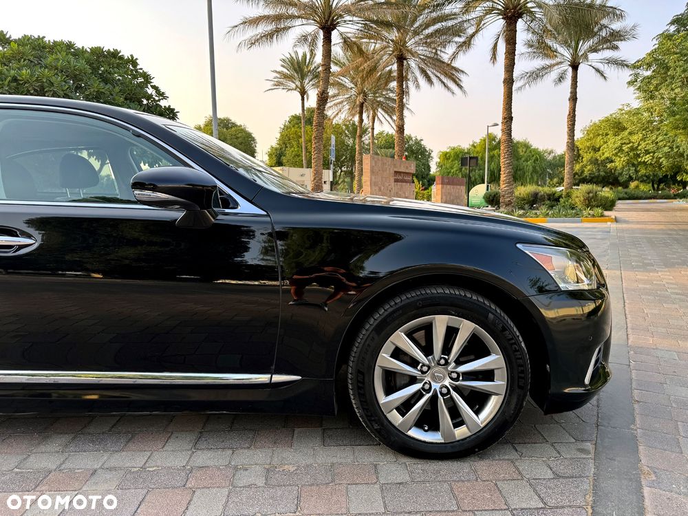 Lexus LS - 5