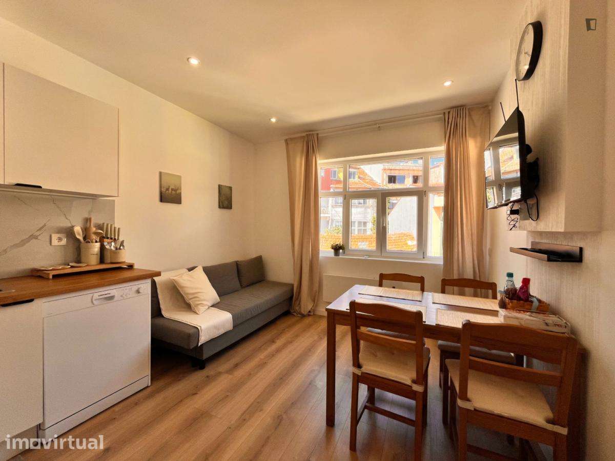 Apartamento com 1 quartos - localizado em Sé Porto - Grande imagem: 4/24