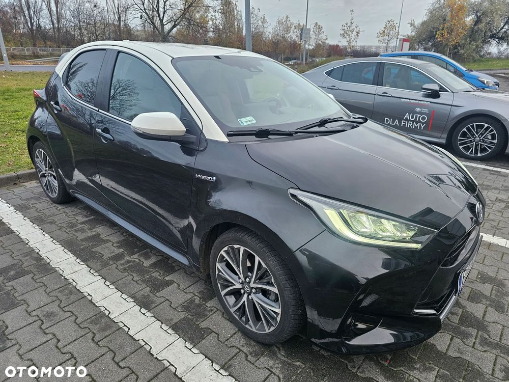 Toyota Yaris Hybrid 100 Selection - 1
