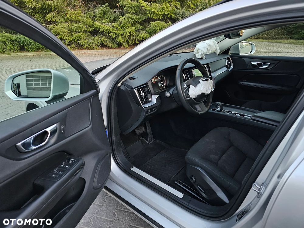 Volvo V60 T4 Momentum Pro - 8