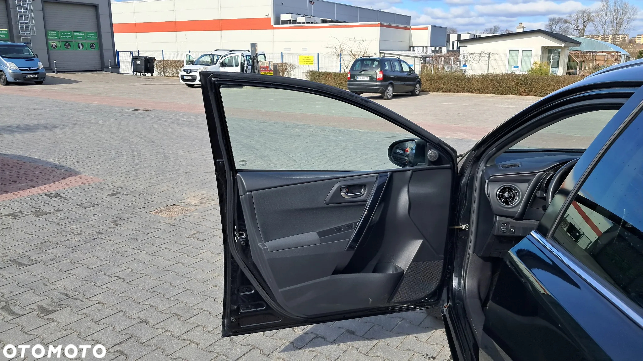 Toyota Auris - 11