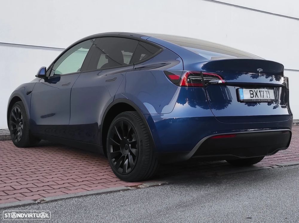 Tesla Model Y Long Range Dual Motor AWD - 11