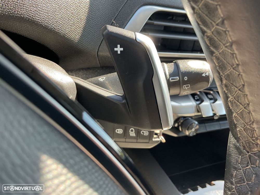 Peugeot 3008 1.5 BlueHDi Allure Pack EAT8 - 23