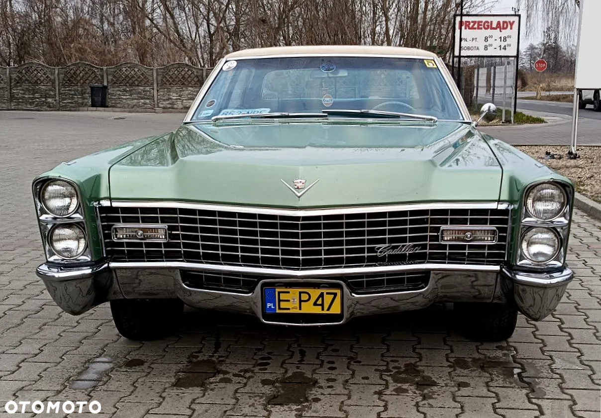 Cadillac Deville - 22
