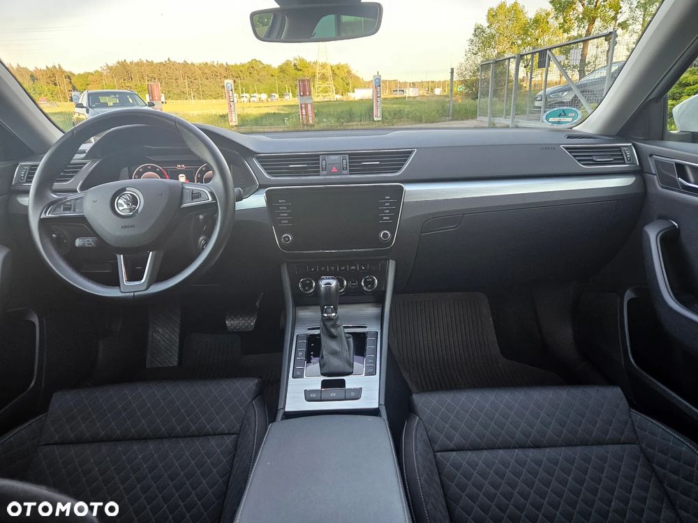Skoda Superb 2.0 TDI DSG Ambition - 24