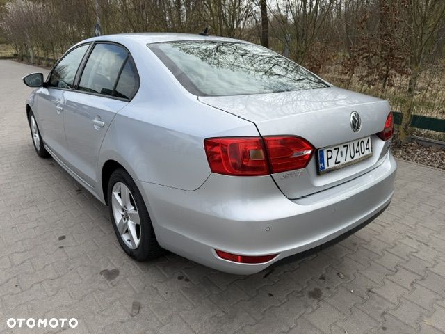 Volkswagen Jetta 1.2 TSI BlueMotion Technology - 5