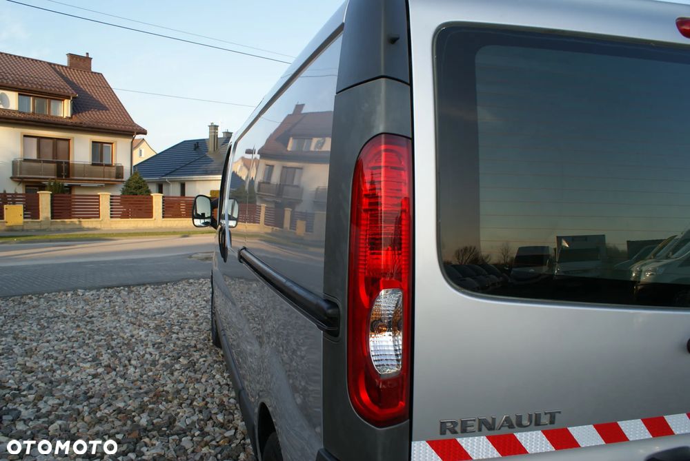 Opel Vivaro - 11