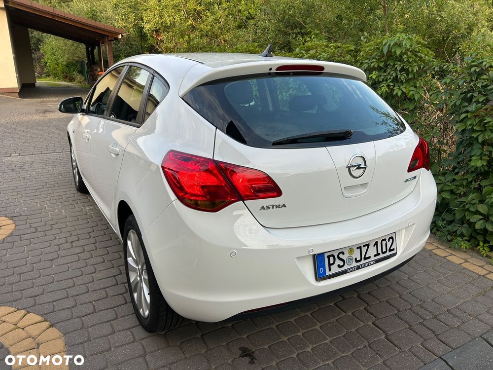 Opel Astra 1.4 ecoFLEX - 10