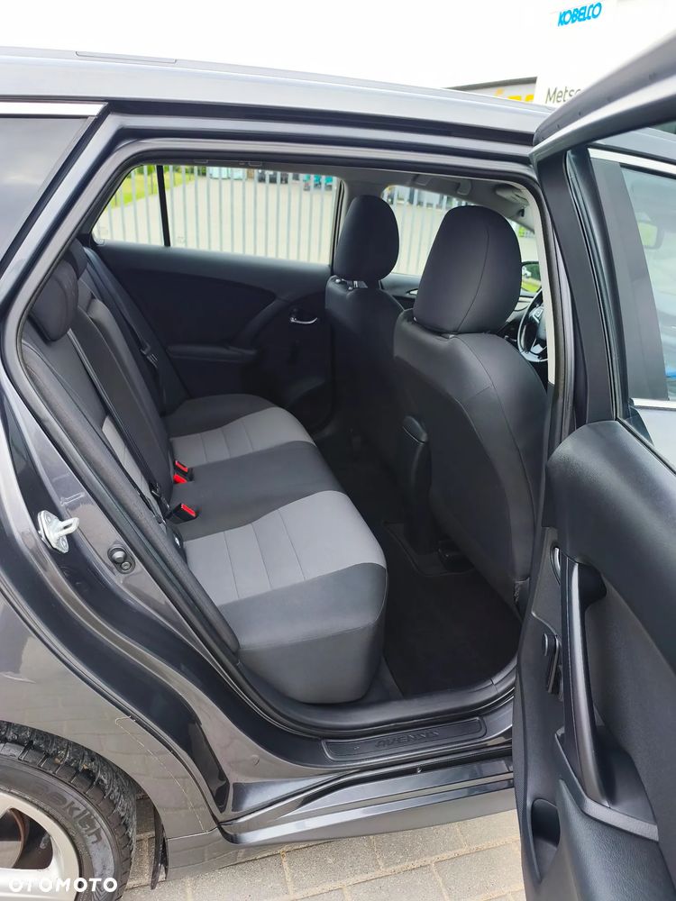 Toyota Avensis - 20
