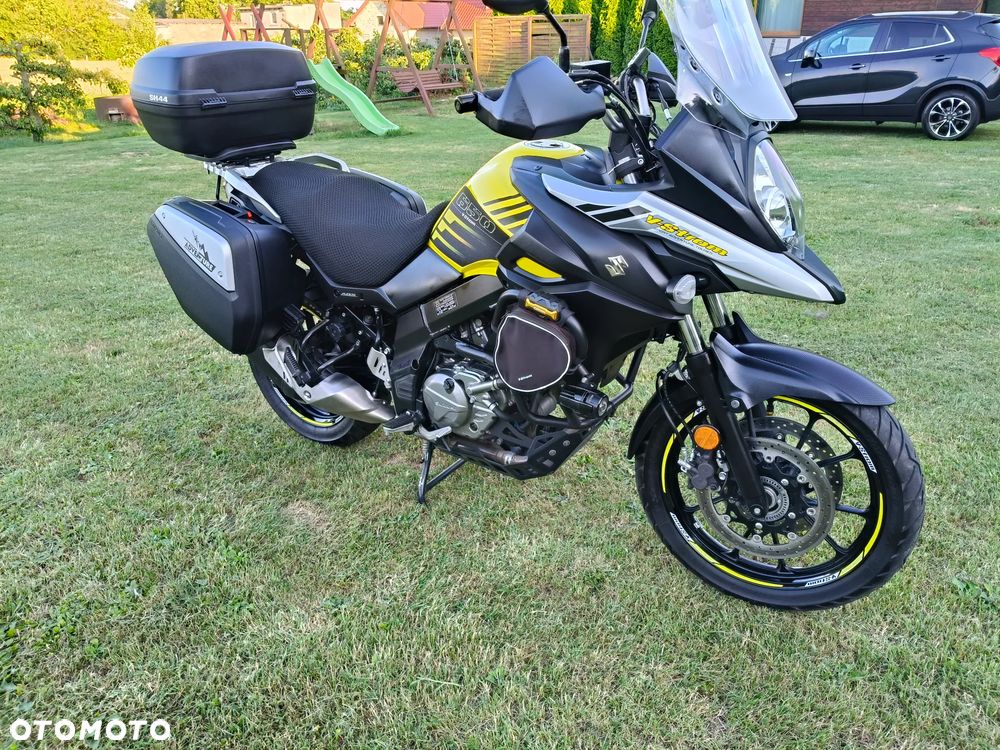 Suzuki V-STROM - 10