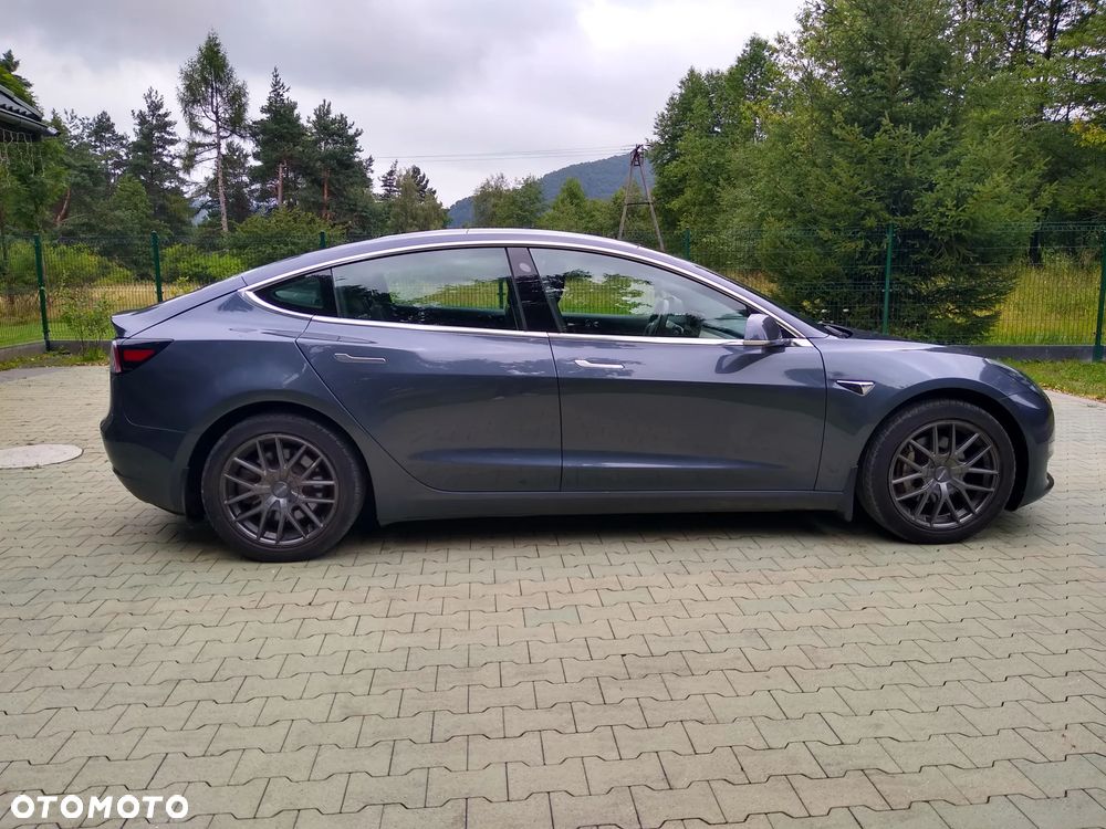 Tesla Model 3 - 5
