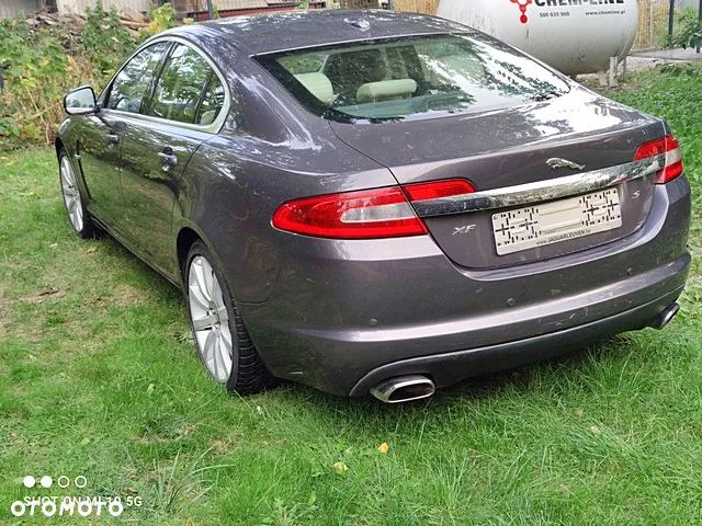 Jaguar XF 3.0 V6 D Luxury - 11