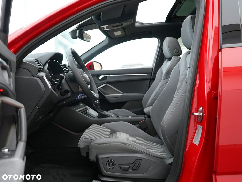 Audi Q3 Sportback - 16