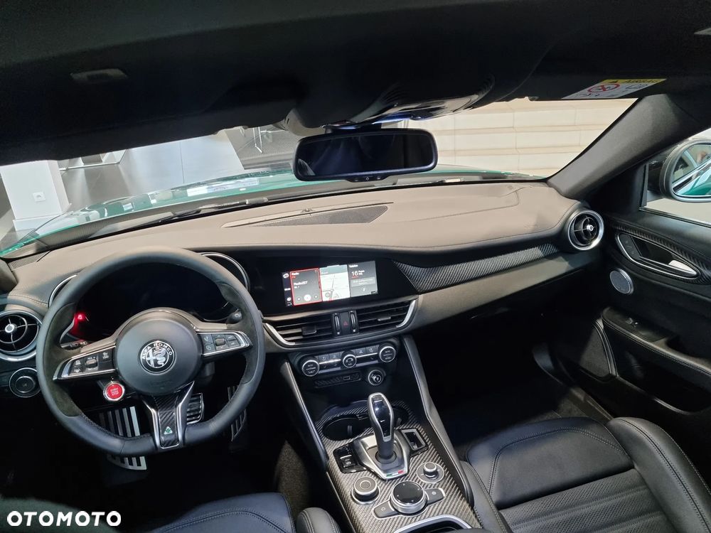 Alfa Romeo Giulia 2.9 V6 Bi-Turbo AT8 Quadrifoglio - 9