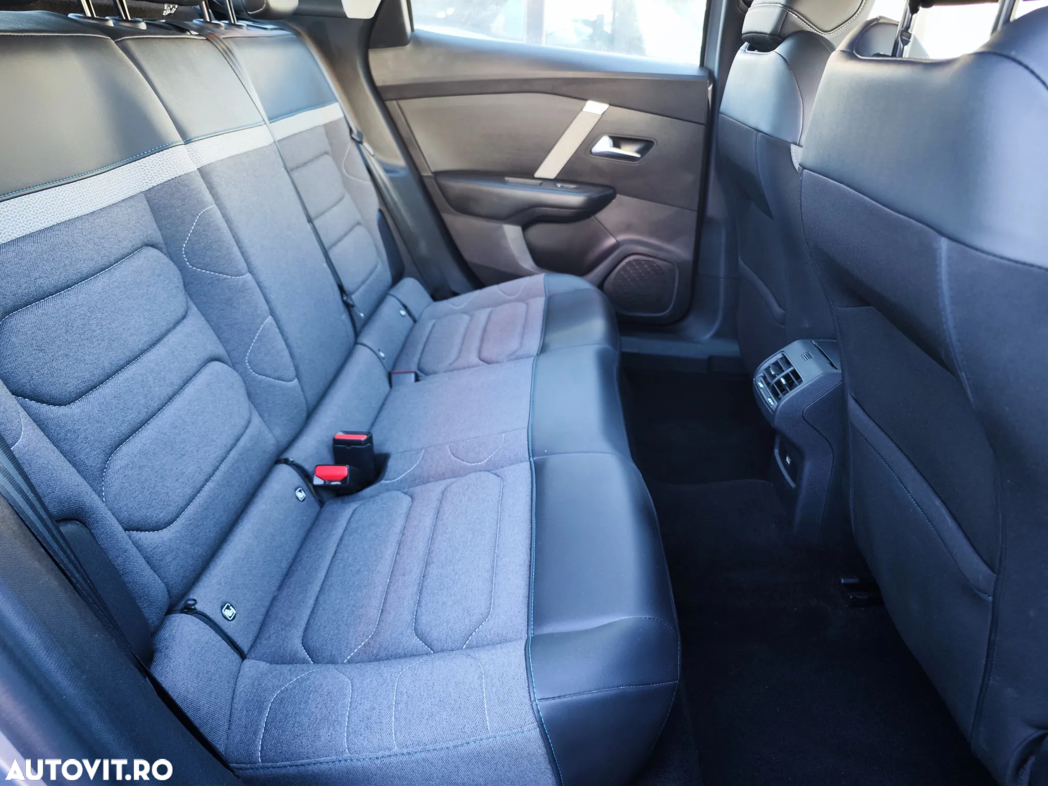 Citroën C4 BlueHDi 130 Stop&Start EAT8 FEEL PACK - 18