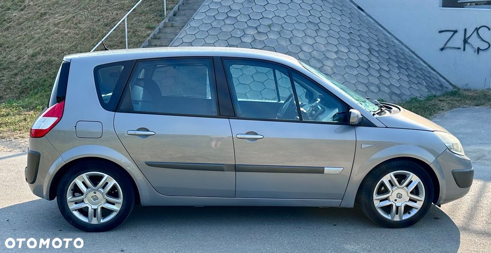 Renault Scenic 2.0 16V Privilege - 7