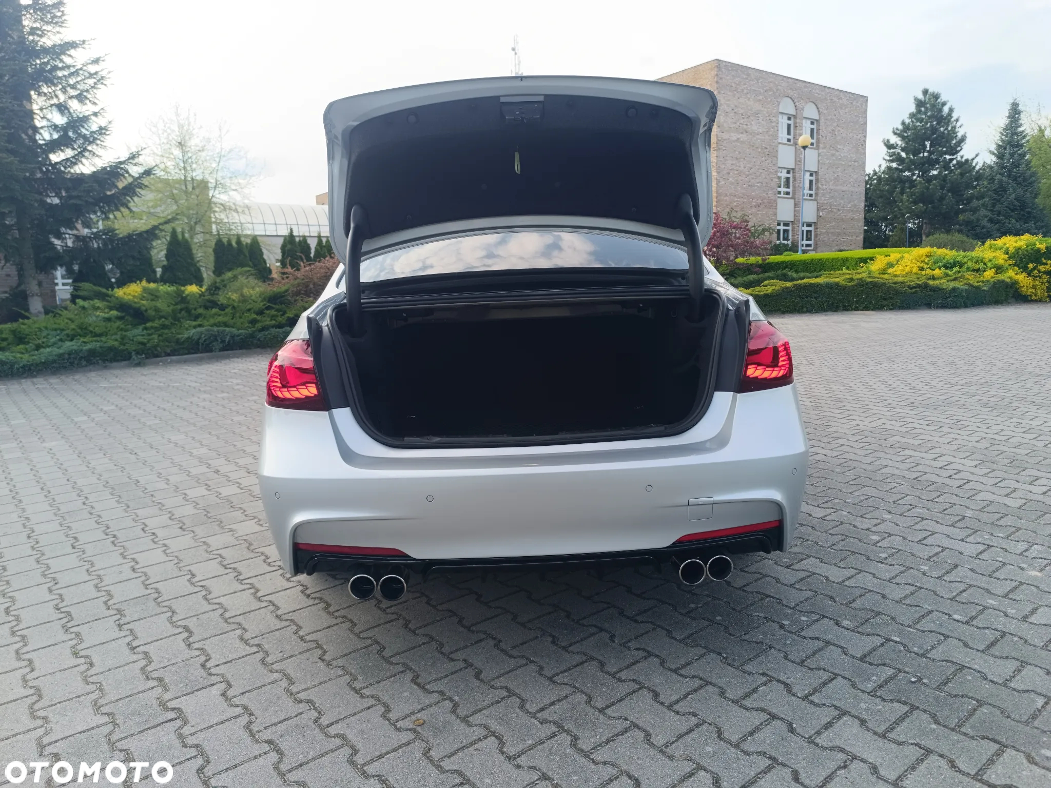 BMW Seria 3 330i xDrive M Sport - 14