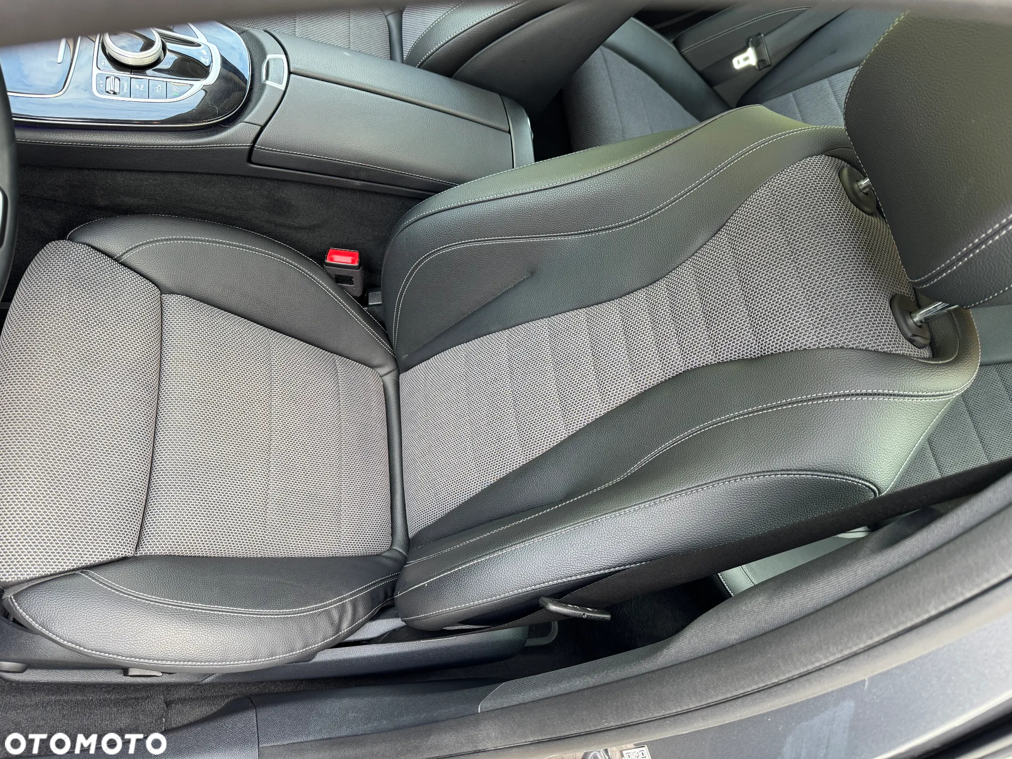 Mercedes-Benz Klasa E 200 d T 9G-TRONIC Exclusive - 16