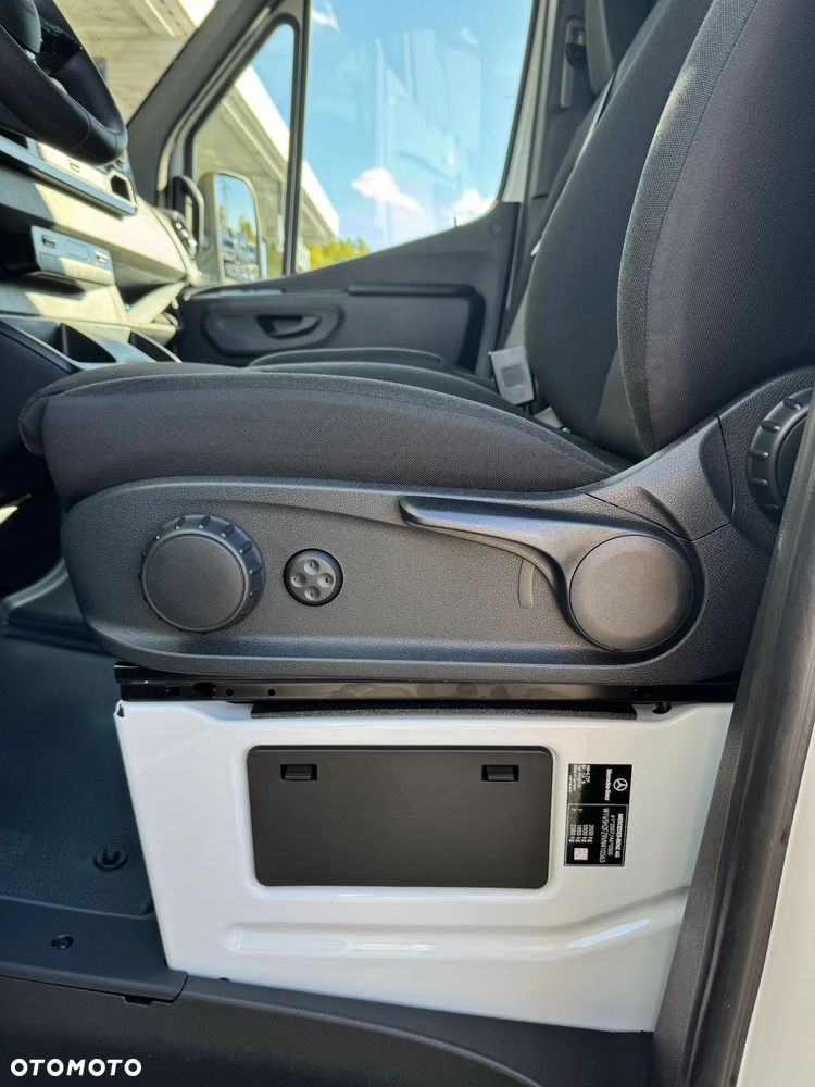 Mercedes-Benz Sprinter - 18