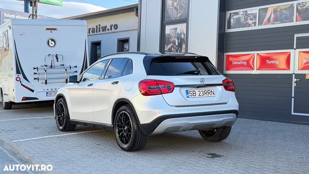 Mercedes-Benz GLA - 3