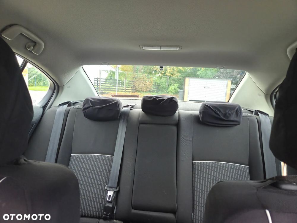Toyota Avensis 2.0 D-4D Active - 14