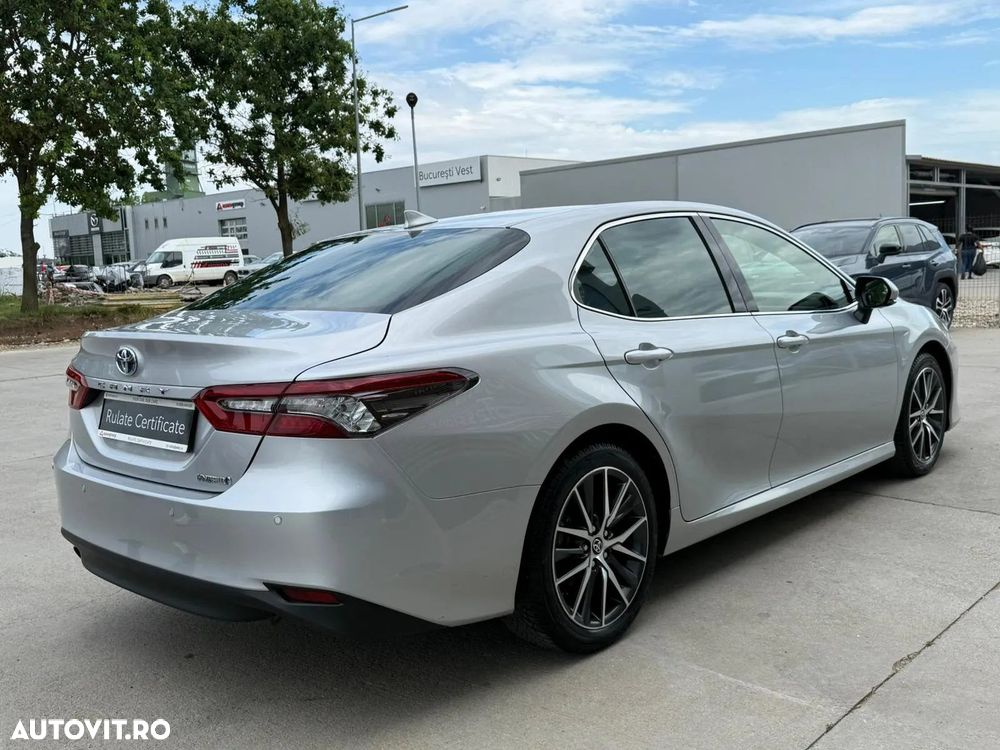 Toyota Camry 2.5 Exclusive - 10