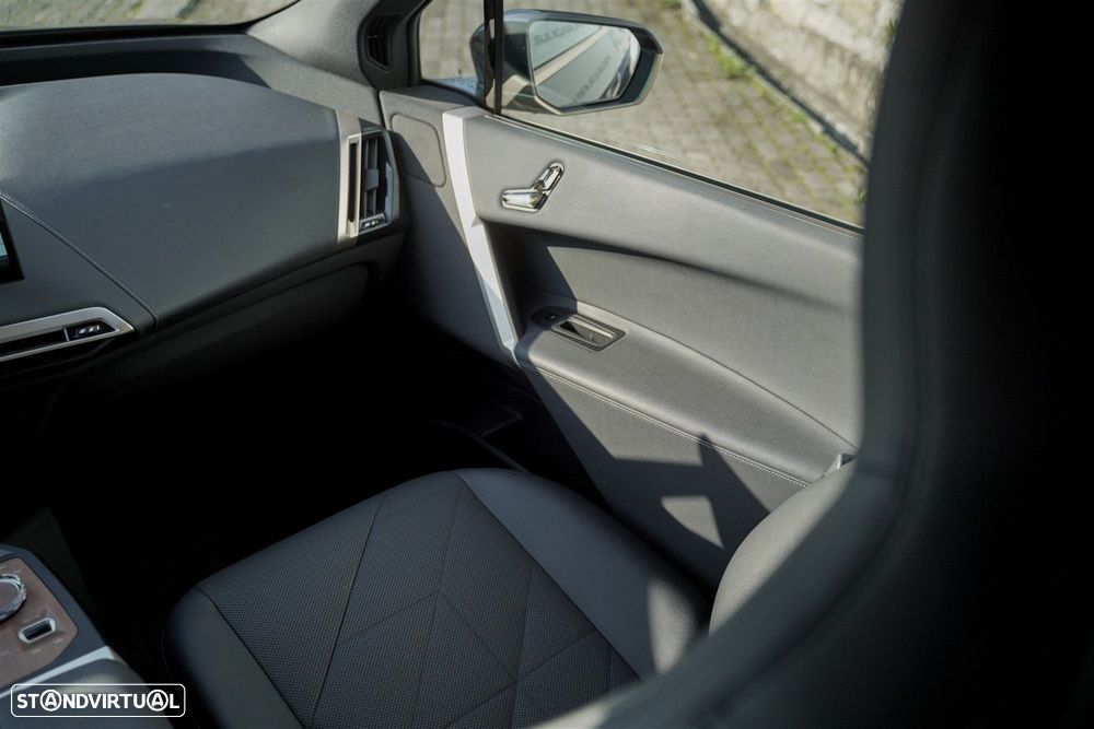 BMW iX xDrive 40 Pack Desportivo - 33