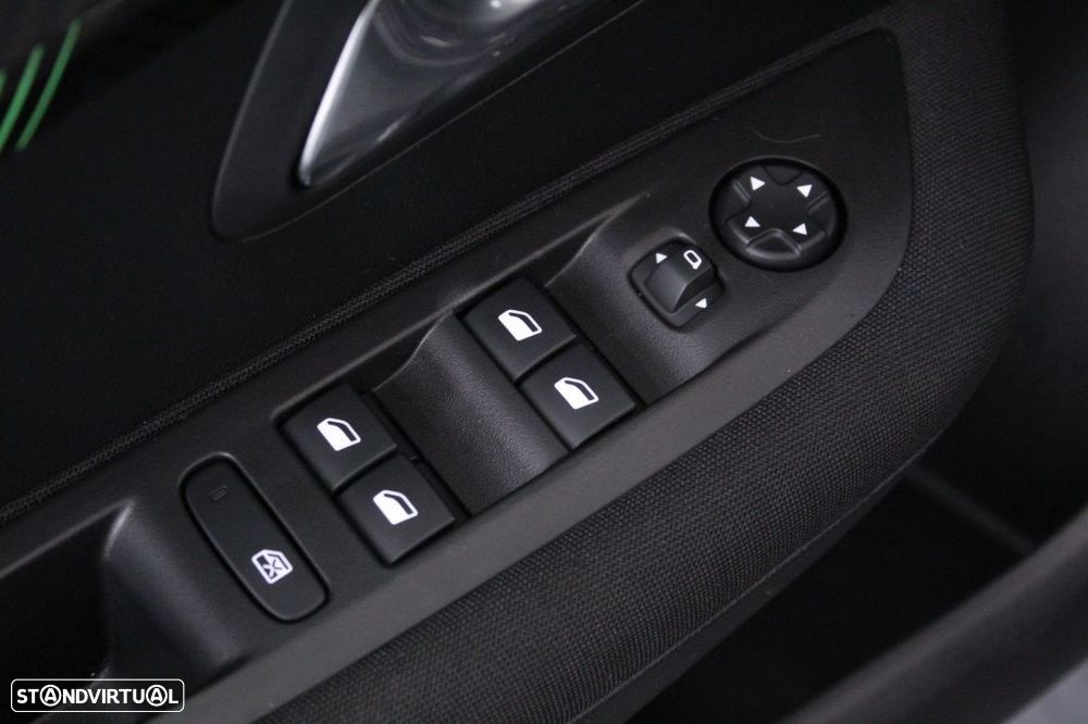 Peugeot 208 1.2 PureTech Active - 20