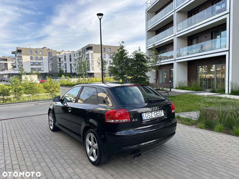 Audi A3 3-drzwiowe 2.0 FSI Attraction Tiptronic - 6