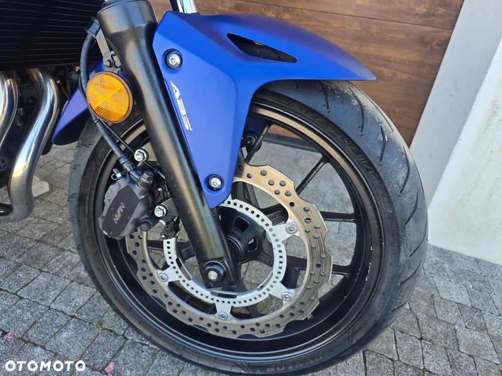 Honda CB - 23