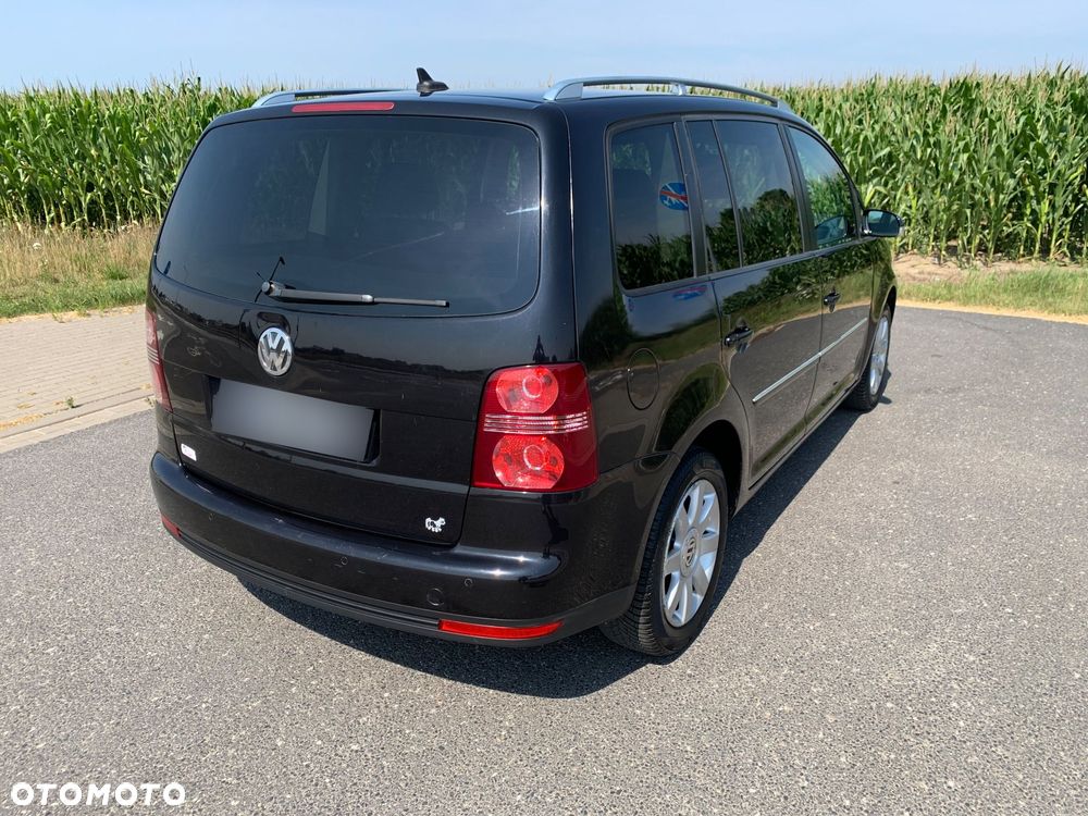 Volkswagen Touran 2.0 TDI DPF Highline - 10