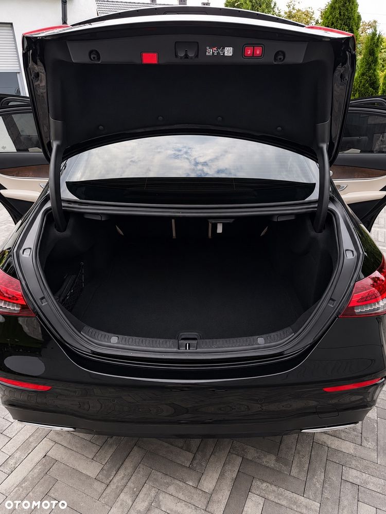 Mercedes-Benz Klasa E 350 9G-TRONIC AMG Line - 15