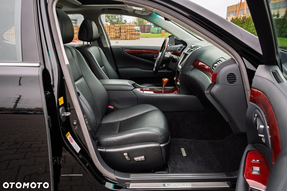 Lexus LS - 17