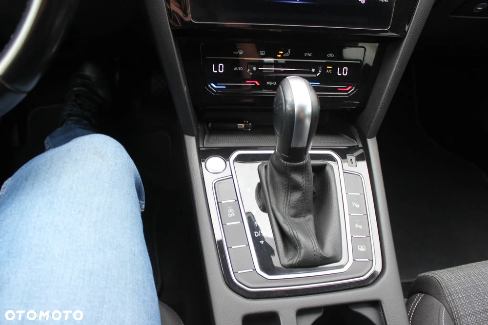 Volkswagen Passat 2.0 TDI SCR DSG Comfortline - 21