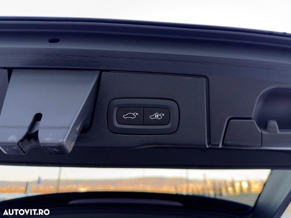 Volvo XC 60 D4 Geartronic Momentum Pro - 11