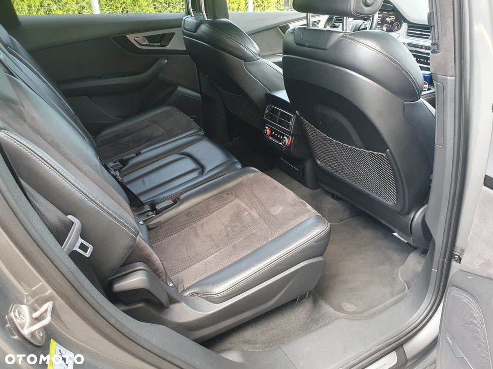 Audi Q7 - 7