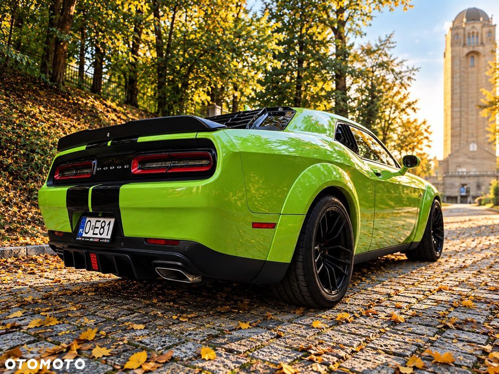Dodge Challenger - 4