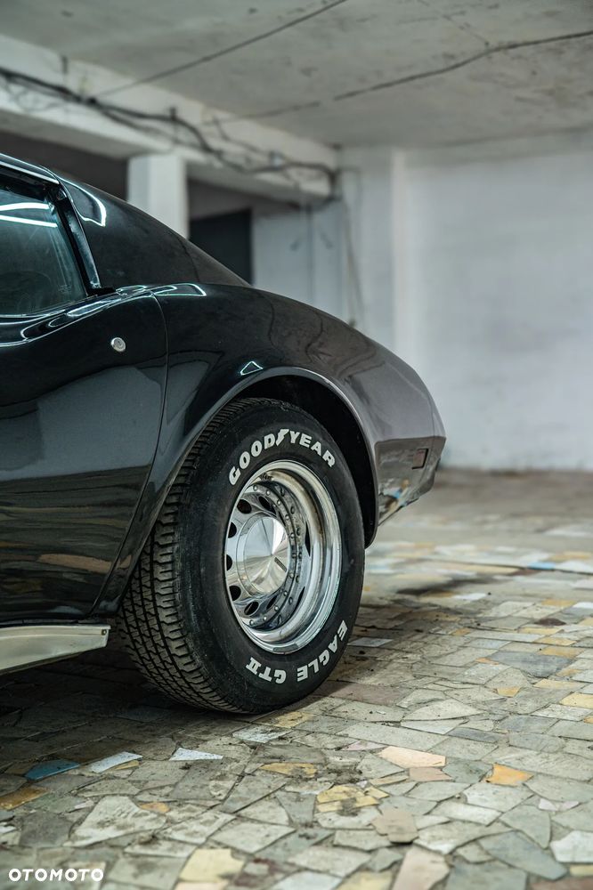 Chevrolet Corvette - 18