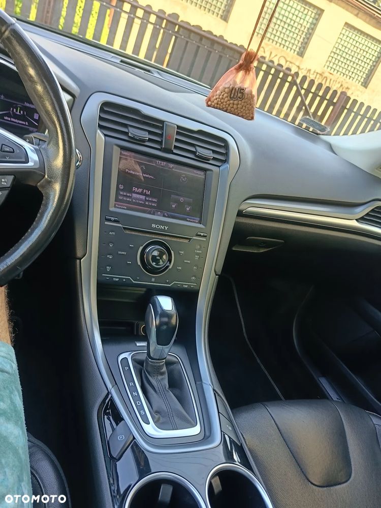 Ford Fusion - 15